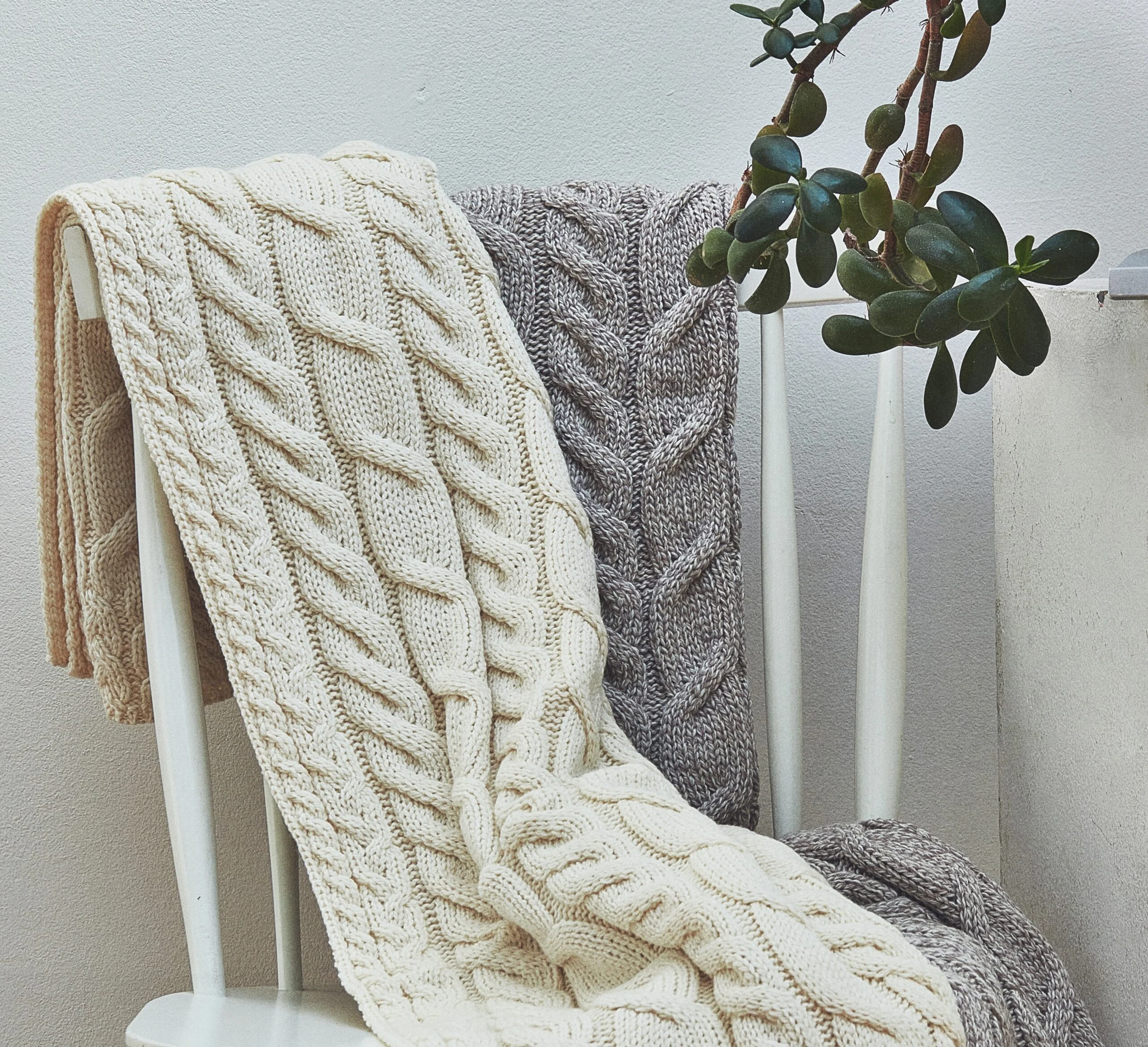 Cableknit Supersoft Throw - Image 2