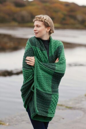 Luxury Throw/Blanket Merino Wool Two Tone by Aran Mor Ireland 70x50 Red NWT 