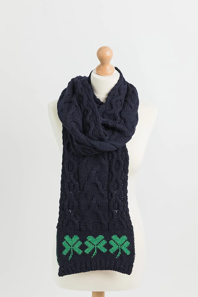 Shamrock Detailed Aran Scarf - Image 3