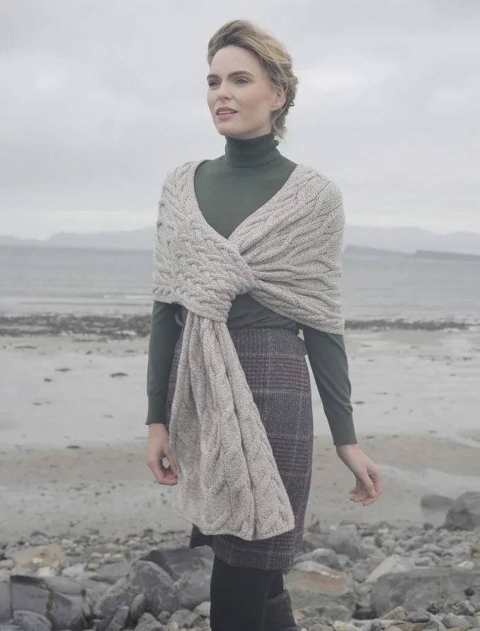 Elegant Cable Knit Shawl - Image 2