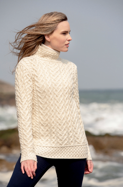 Plus Size Heart Knitted Turtleneck Sweater
