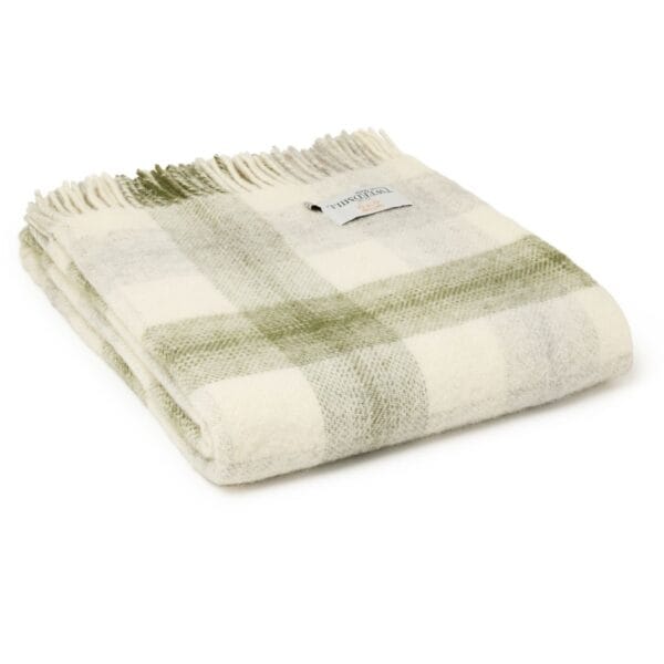 Meadow Check Throw - Image 4